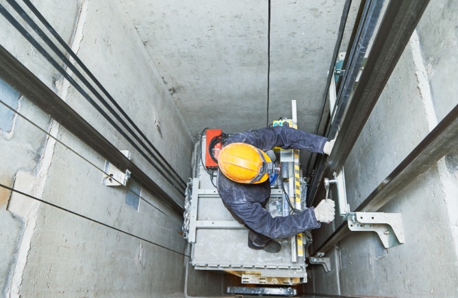 London Lift Compliance, Logistics, and Emergency Response