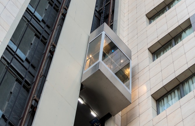 Hotels & High-End Leisure